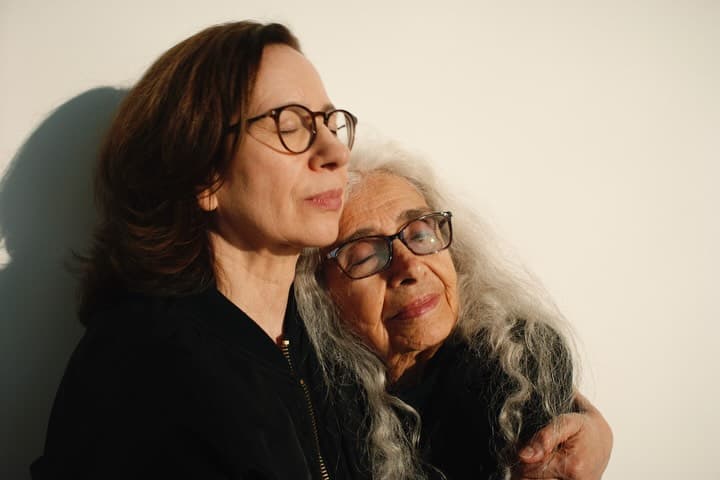 Andrea Fraser and her mother Carmen de Monteflores